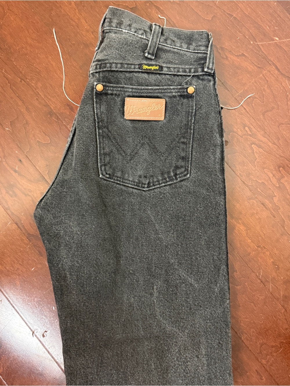 🖤 Wrangler Vintage Washed Black Relaxed Jeans Straight 28x32 Cropped